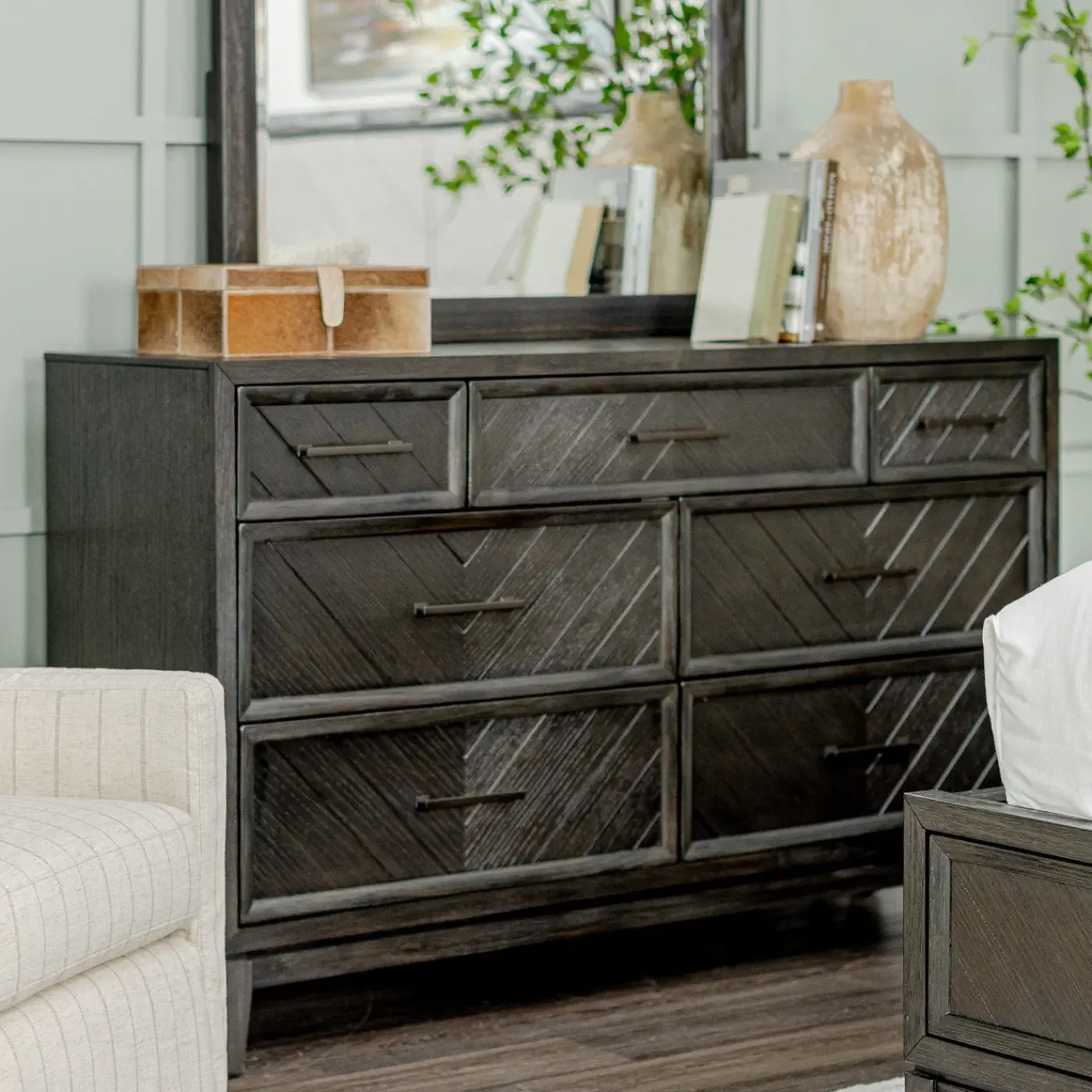 Hot Torino Dresser Bedroom|All Outlet & Clearance Items