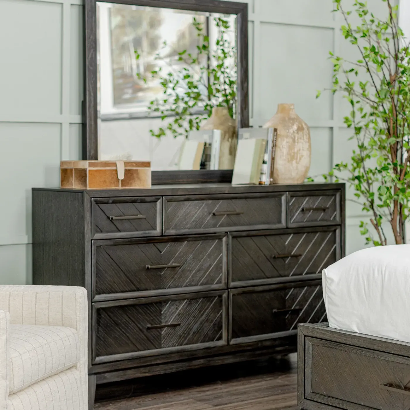 Hot Torino Dresser Bedroom|All Outlet & Clearance Items